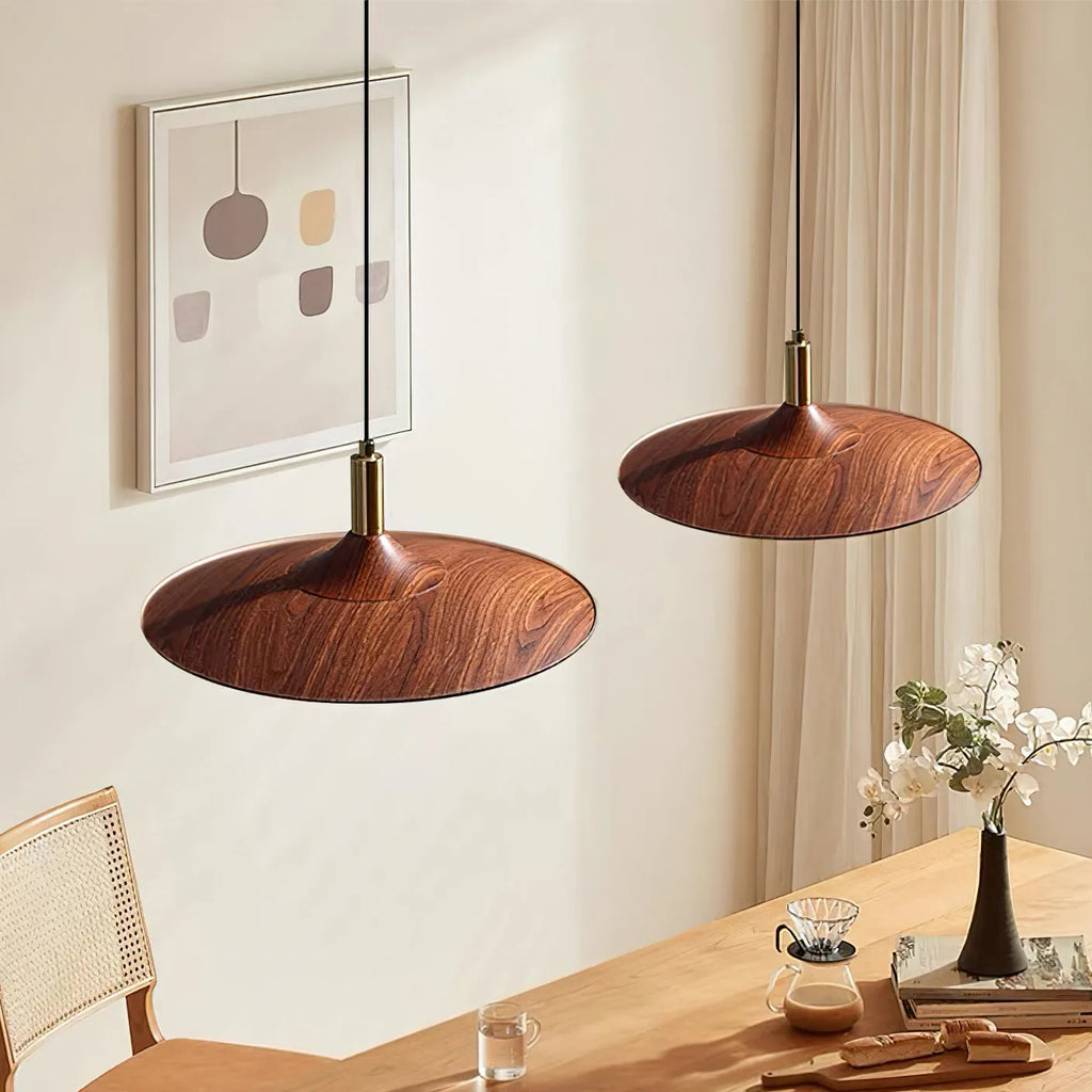 Hat Midcentury Pendel